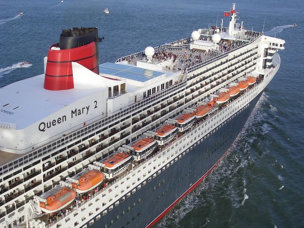 Queen Mary 2 Begins Refit at Blohm & Voss Cruise News CruiseMapper