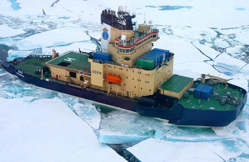 Oden icebreaker ship photo