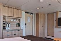 MS Fridtjof Nansen Arctic Superior Balcony Cabin photo