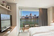Emerald Lumi Balcony Grand Suite photo