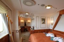 MS Deutschland-World Odyssey 2-Room Grand Family Suite|Hochzeits photo