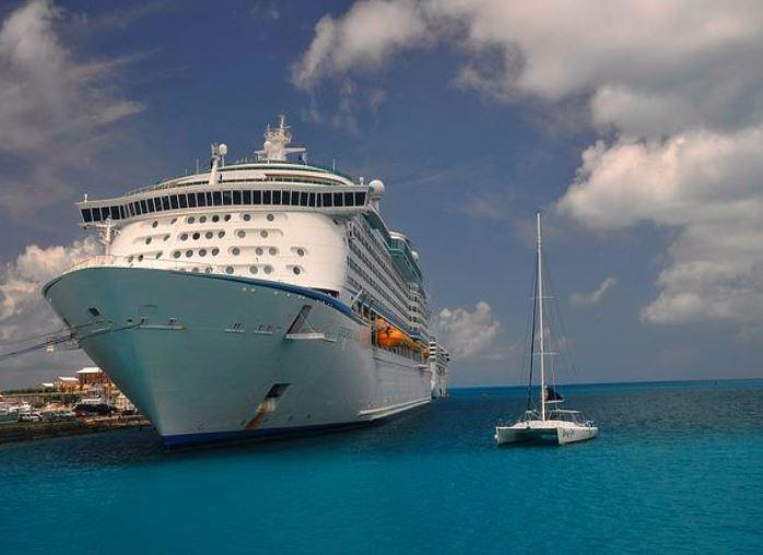 how do i get a job on a cruise line
