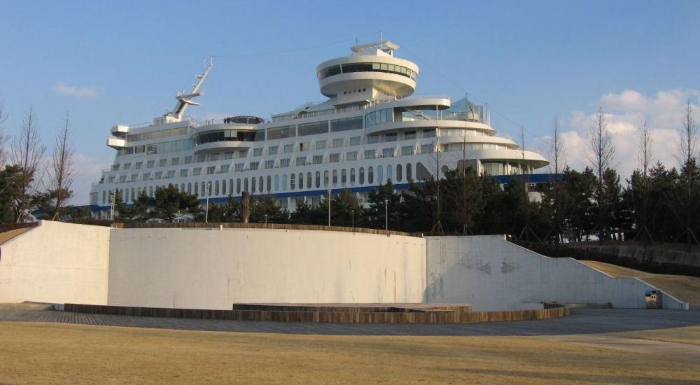 Sun Cruise Hotel (South Korea) cruise ship hotel resort in Jeongdongjin