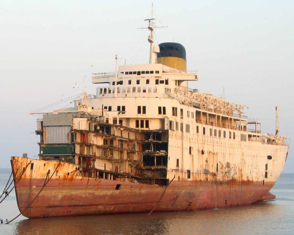 beaching cruise ships for scrap