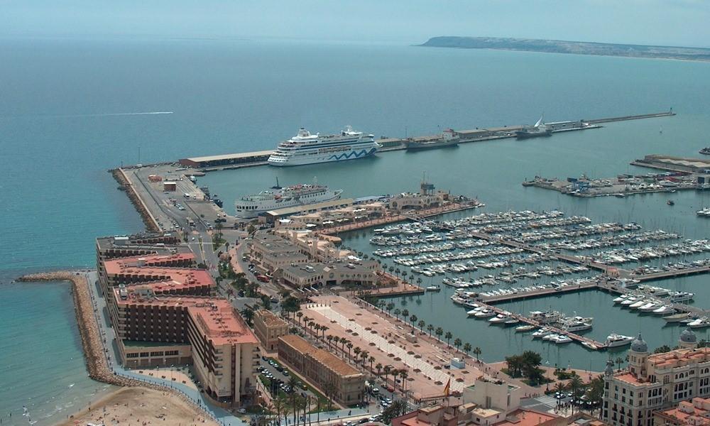 Alicante port photo