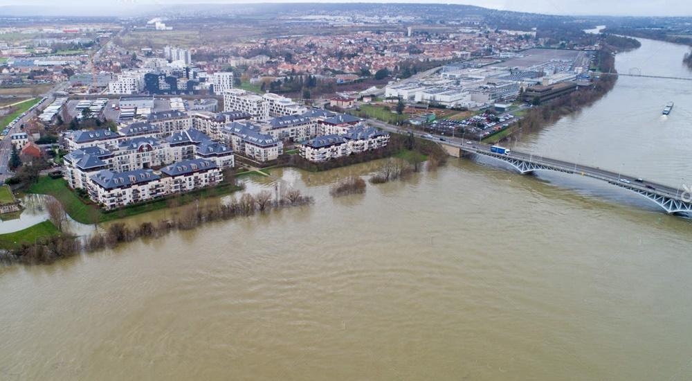 Poissy port photo Poissy port photo