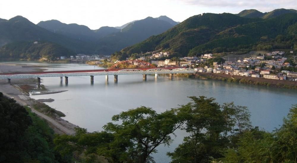 Shingu port photo Shingu port photo