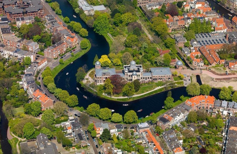 Leiden port photo