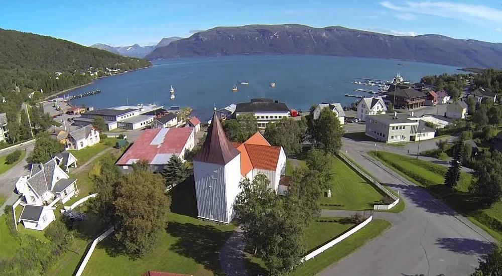 Lyngseidet port photo