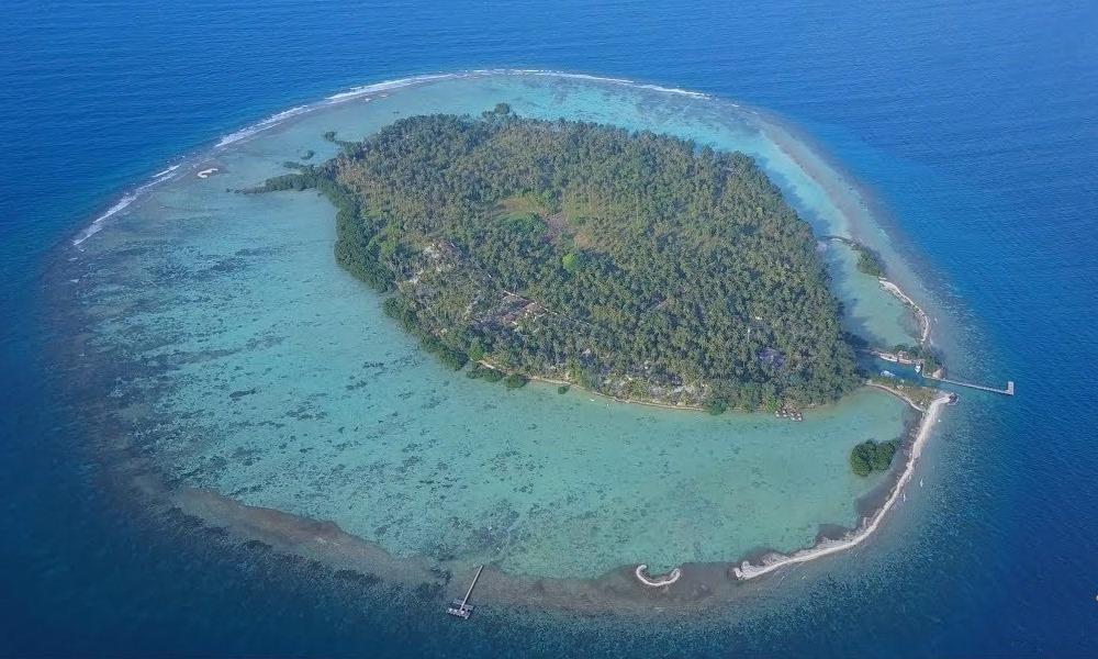 Karimunjawa Islands Indonesia port photo Karimunjawa Islands Indonesia port photo