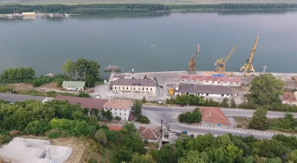Oriahovo port photo Oriahovo port photo