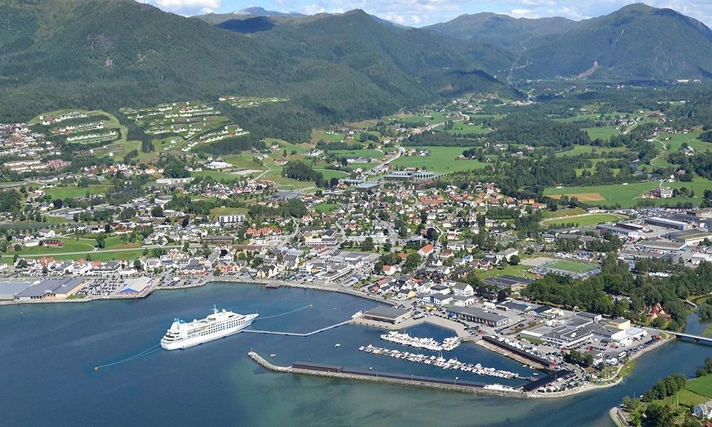 Nordfjordeid cruise port