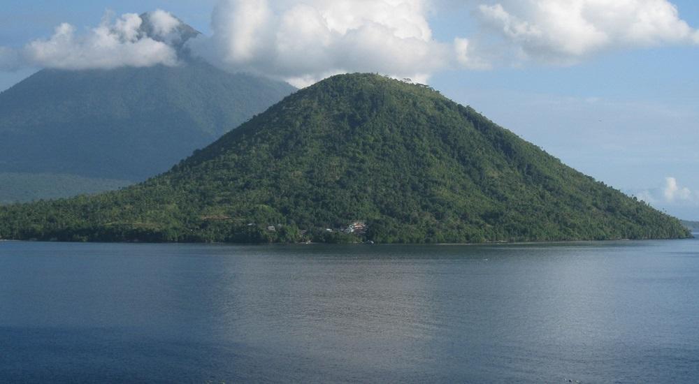 Pulau Ternate Island (Indonesia)