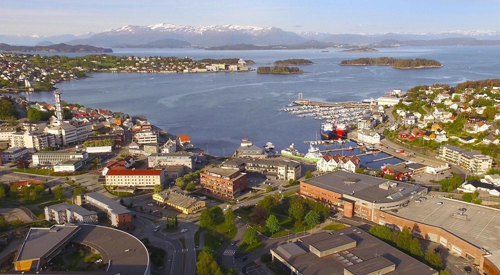 Leirvik port photo