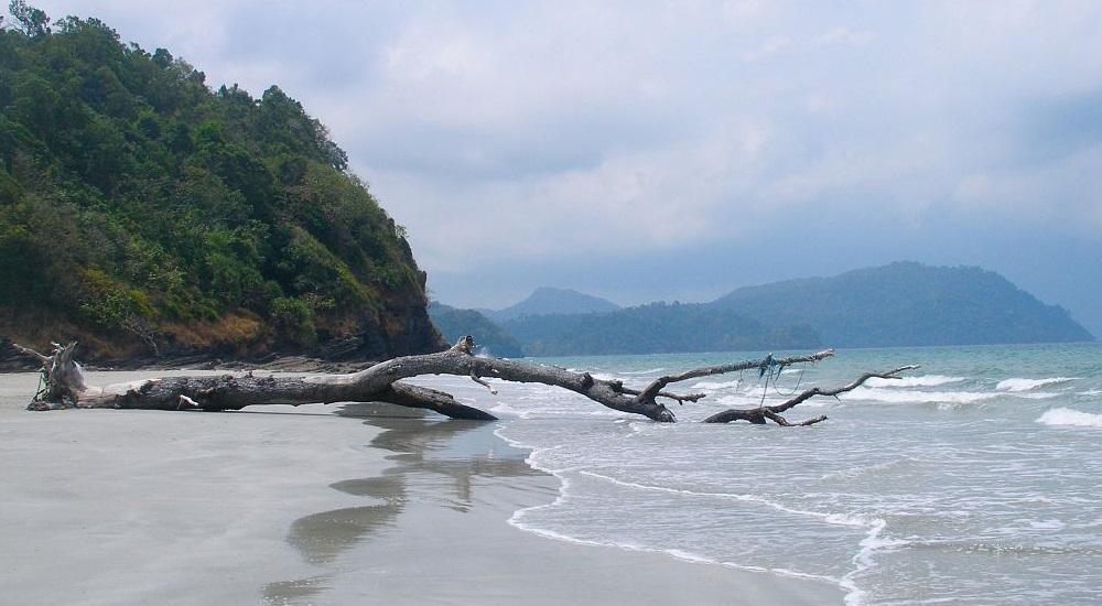 Koh Rawi Island Thailand port photo