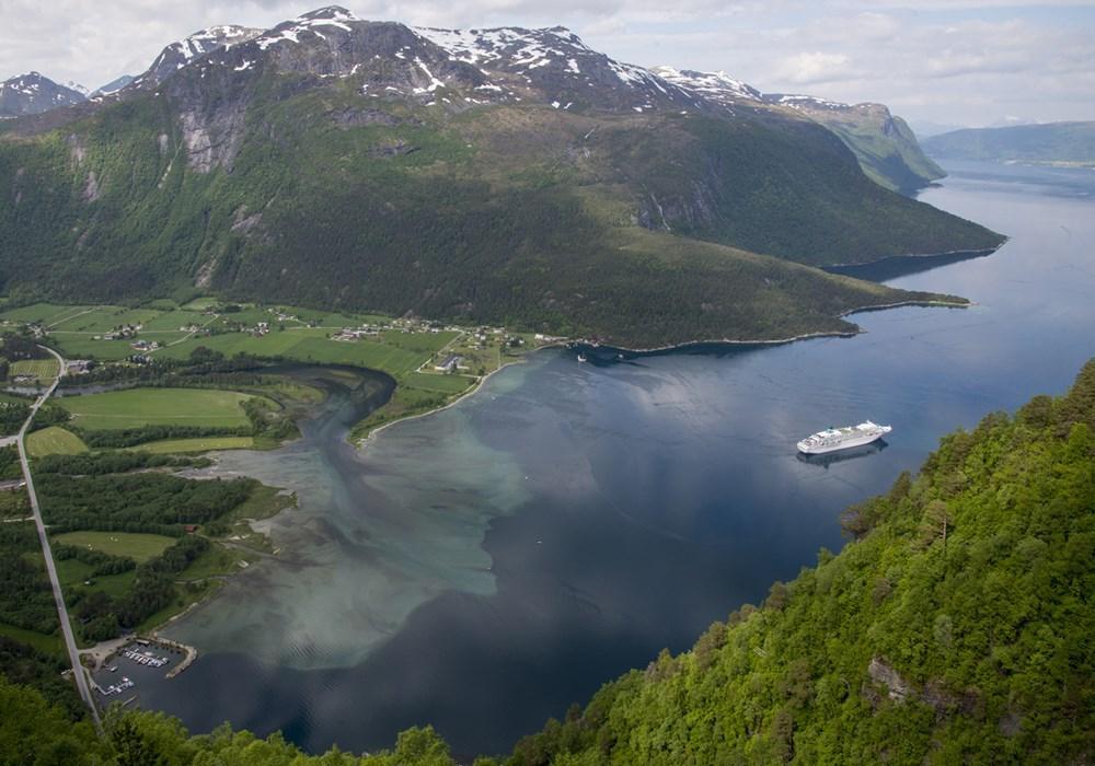 Eresfjord cruise port