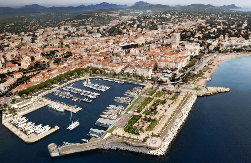 Saint-Raphael port photo Saint-Raphael port photo