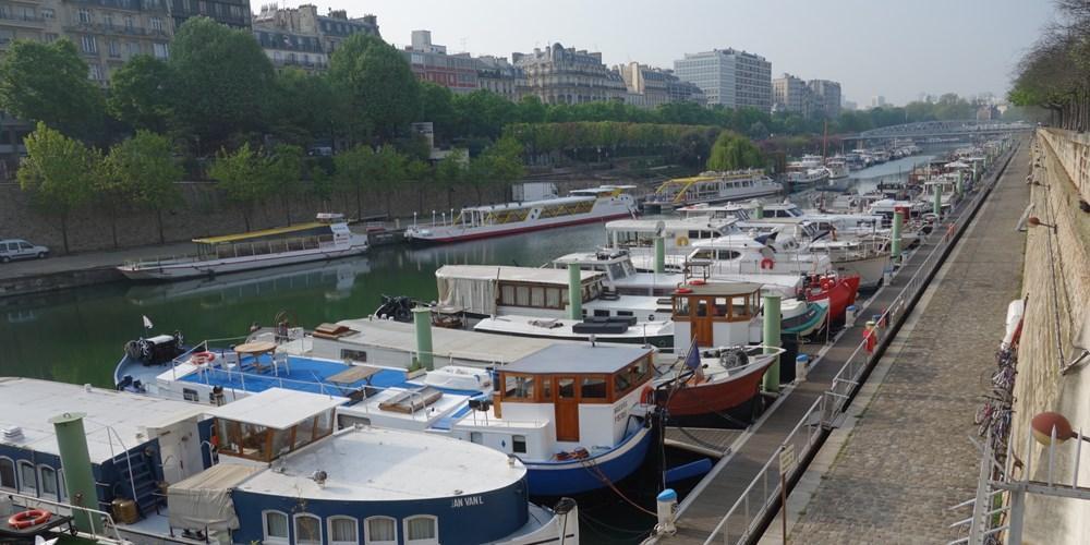 Paris Port de l'Arsenal river cruise port