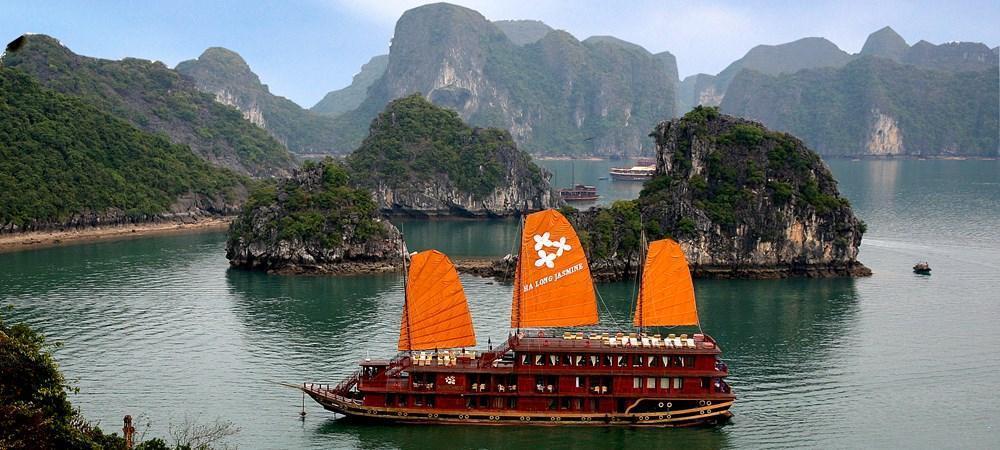 Halong Bay (Vietnam) cruise ship