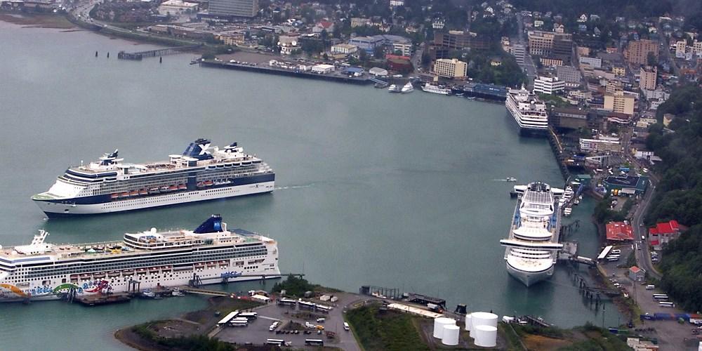 cruise ships docking in juneau today