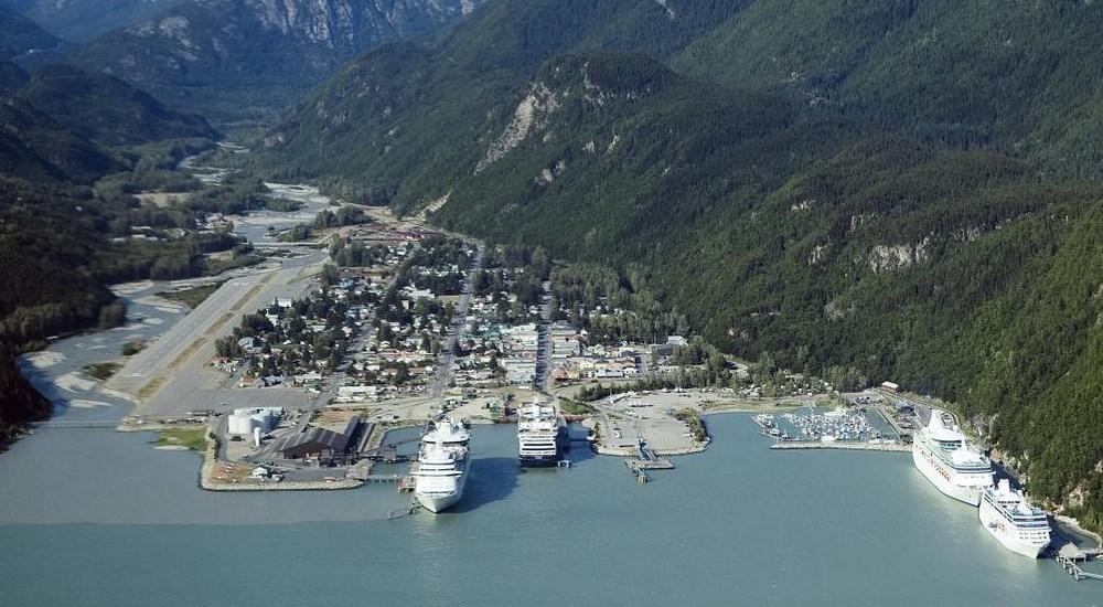 alaska cruise hits dock