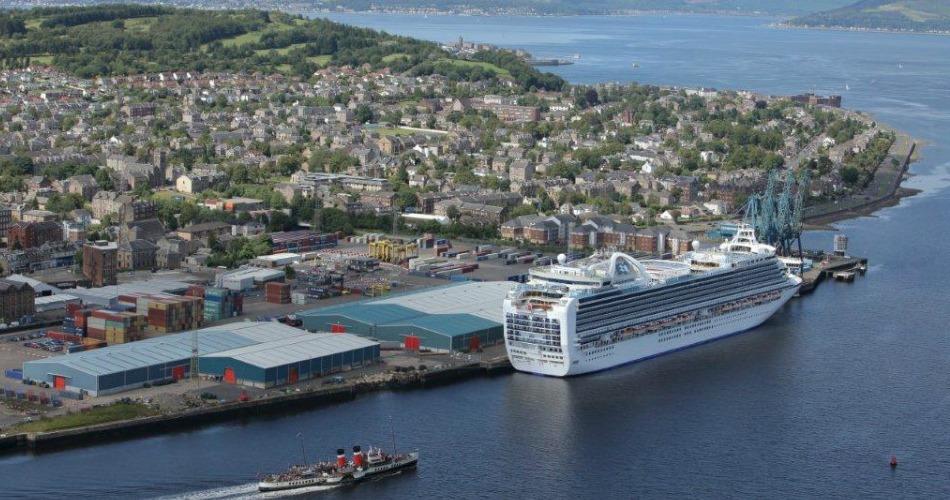 cruise ships docking at greenock