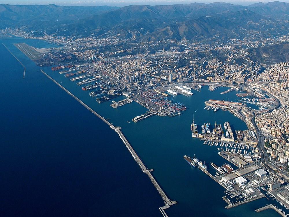 nearest airport to genoa cruise port