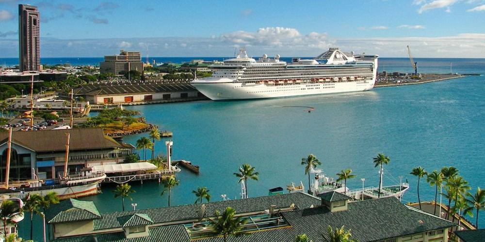 cruise ships in honolulu port today