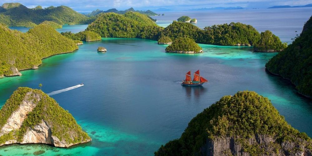 Banda Islands port photo Banda Islands port photo