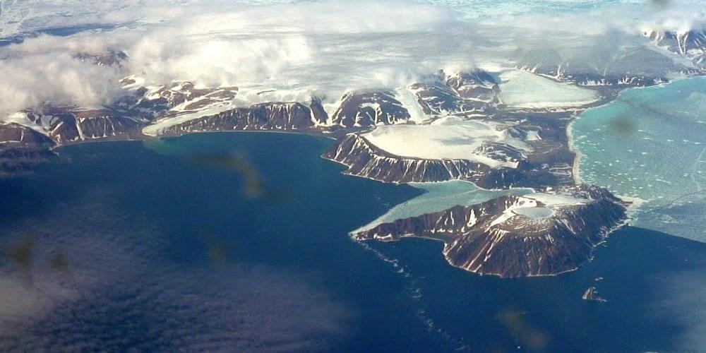 Coburg Island port photo