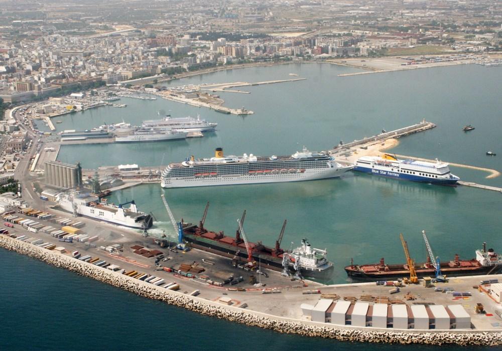 Port of Taranto (Italy)