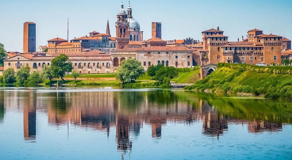 Mantua port photo Mantua port photo