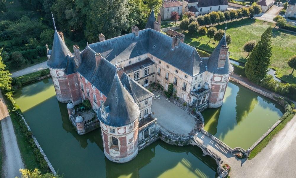 Chateau de Longecourt en Plaine (France)