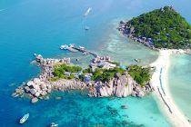 Night ferry to Koh Tao sinks amidst high waves, all passengers safely evacuated