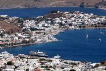 Towboat captain dies as tugboat sinks during cruise ship mooring in Patmos, Greece