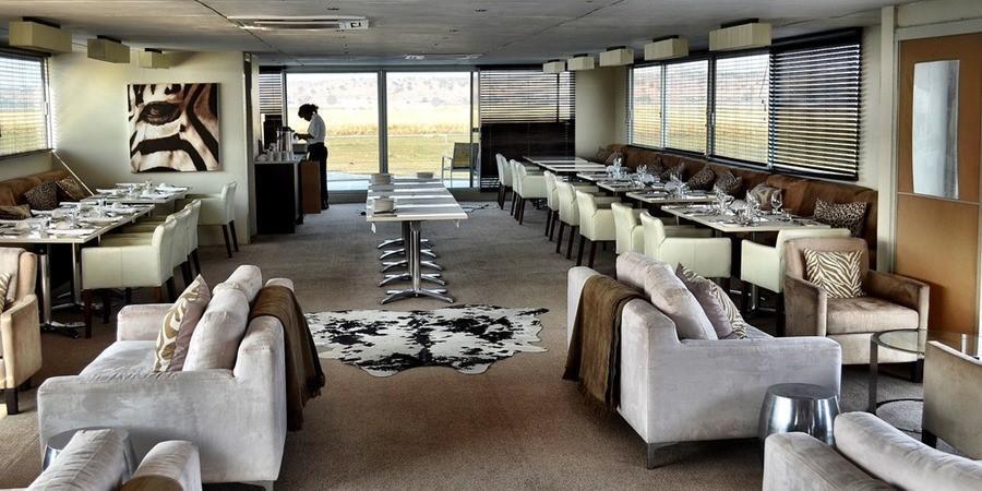 Zambezi Queen houseboat cruise ship (dining room restaurant)