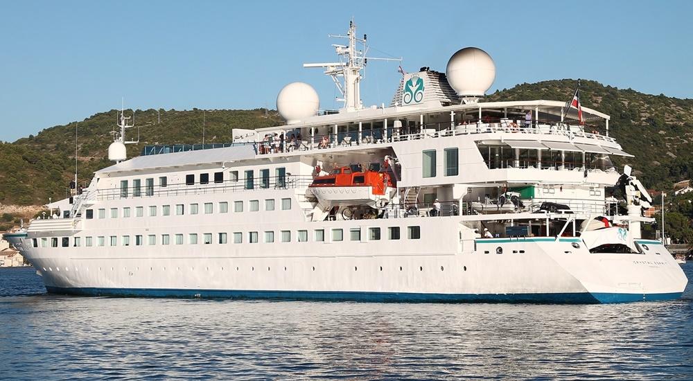National Geographic Islander 2 cruise ship (Crystal Esprit yacht)