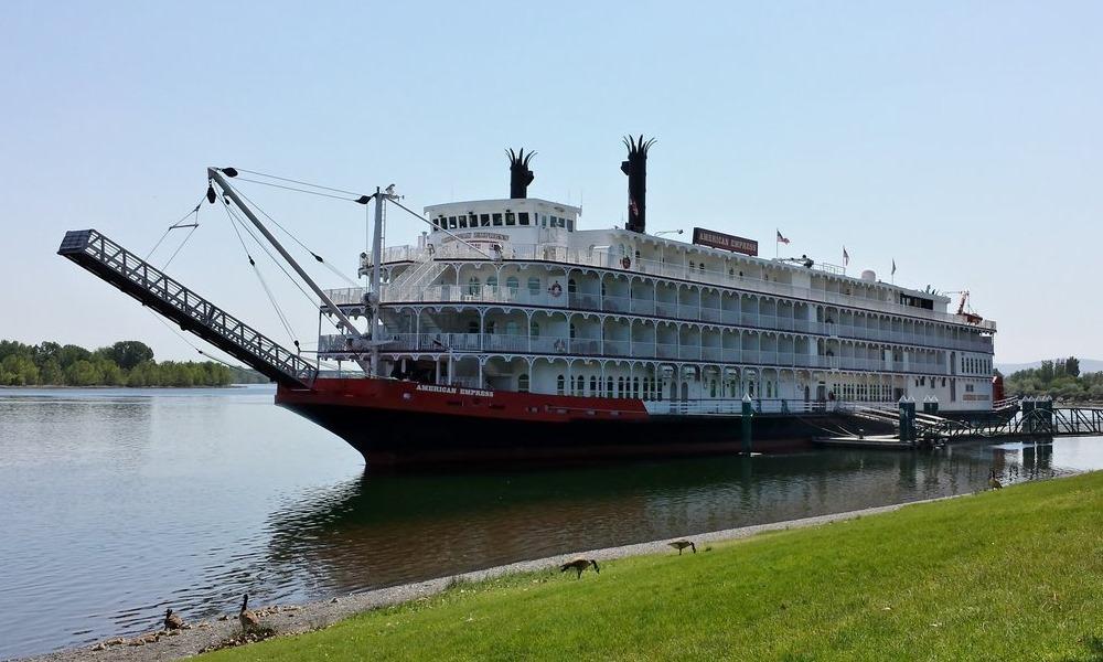 riverboat American Empress cruise ship