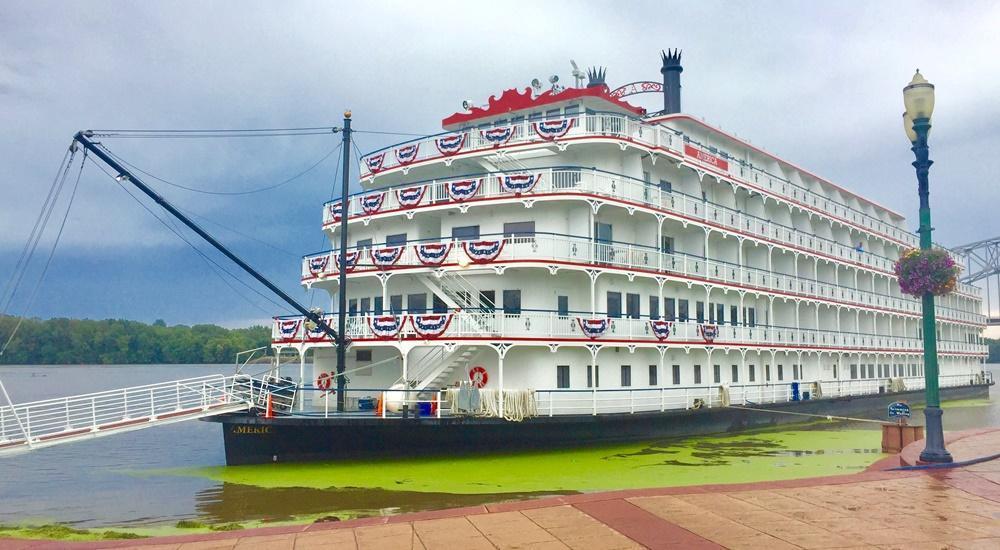 American Splendor cruise ship (ACL MS America riverboat)