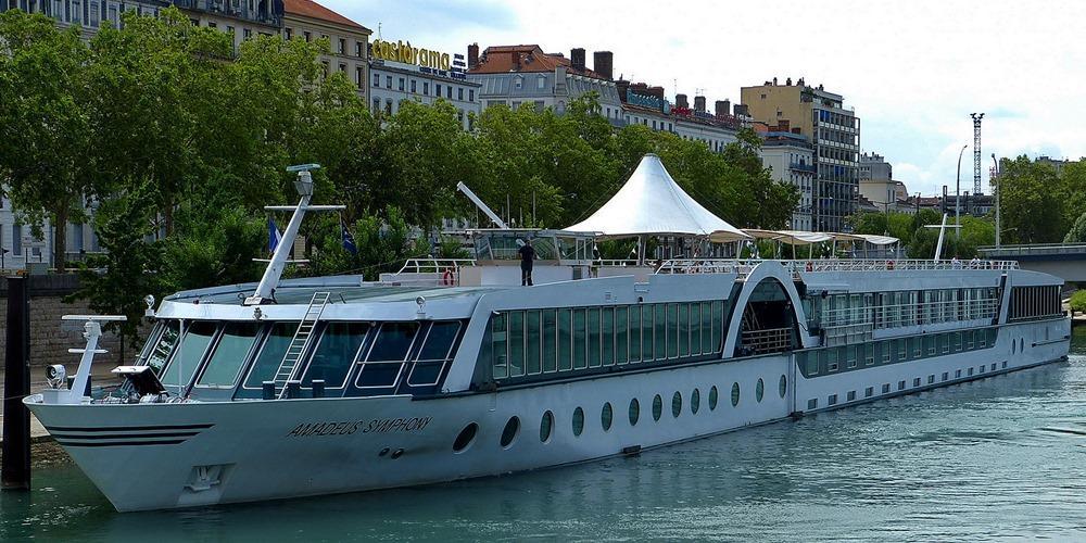 MS Amadeus Symphony ship photo