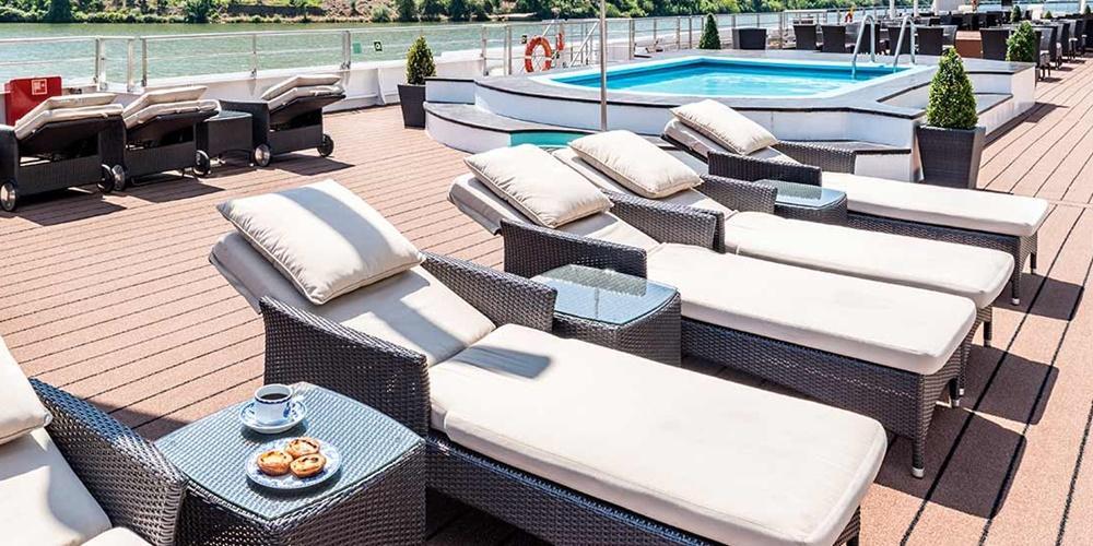 MS Douro Queen cruise ship pool deck