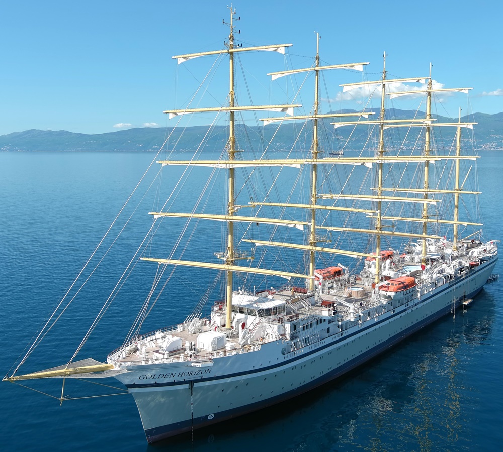 Golden Horizon cruise ship (Tradewind Voyages) Flying Clipper