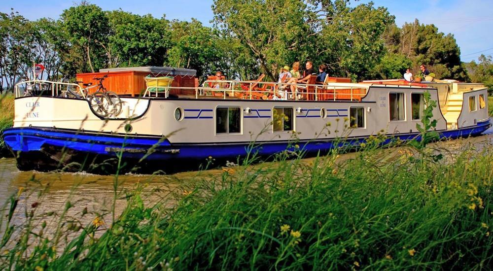 Clair de Lune barge ship photo