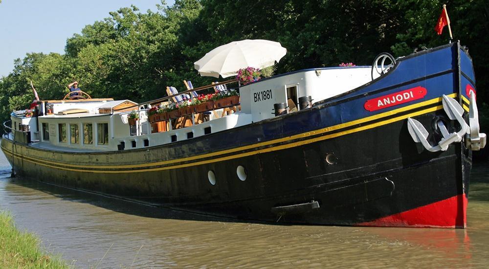 MS Anjodi barge cruise ship