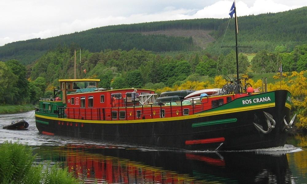 Ros Crana barge cruise ship