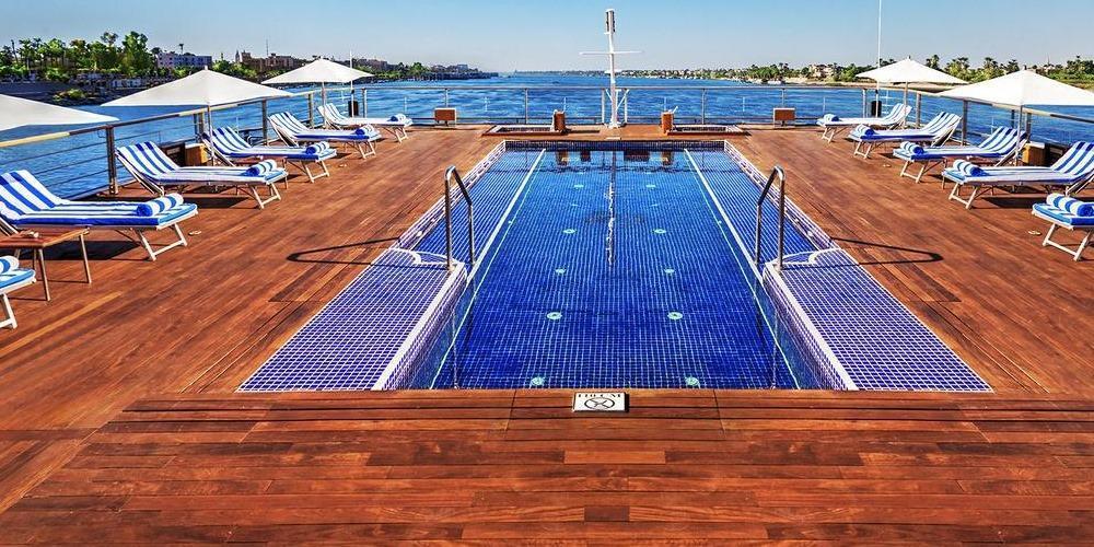 MS Oberoi Zahra cruise ship pool deck