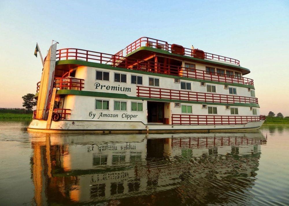 Amazon Clipper Premium cruise ship