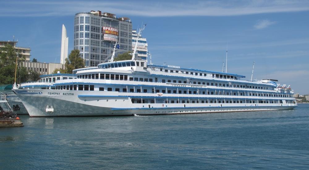 MS Crucelake-Lebedinoe Ozero cruise ship