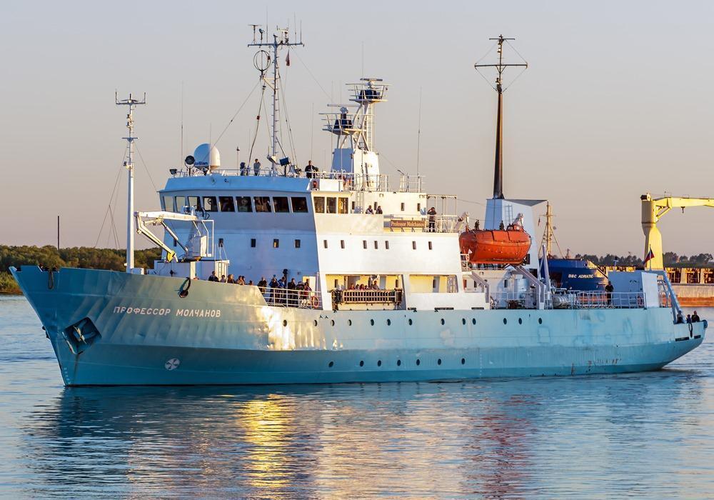 Professor Molchanov ship photo