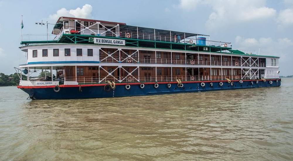 RV Bengal Ganga cruise ship (Ganges River, India)